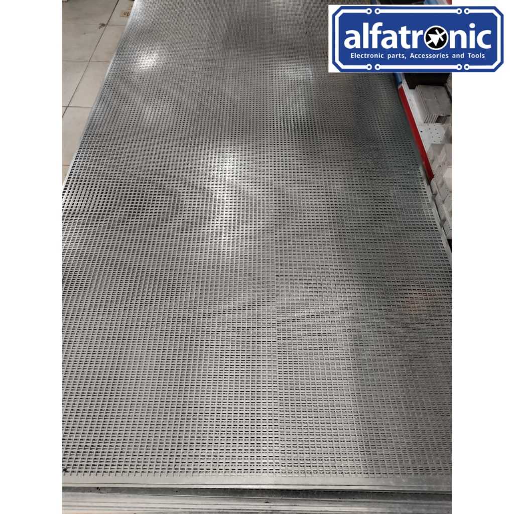 GRILL SPEAKER SQUARE 8MM THANOS PE 1 0,8MM (UK 100X200)
